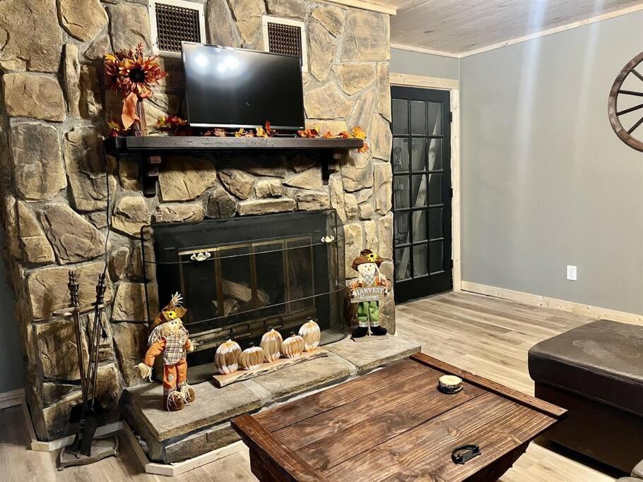 Villa Moonshine Manor-Pets Ok-W/D-Pool Table-Arcade-Hot Tub Gatlinburg Esterno foto