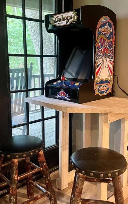 Villa Moonshine Manor-Pets Ok-W/D-Pool Table-Arcade-Hot Tub Gatlinburg Esterno foto